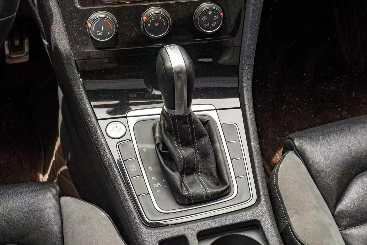 Volkswagen Golf Sportsvan 2016 thumb 11