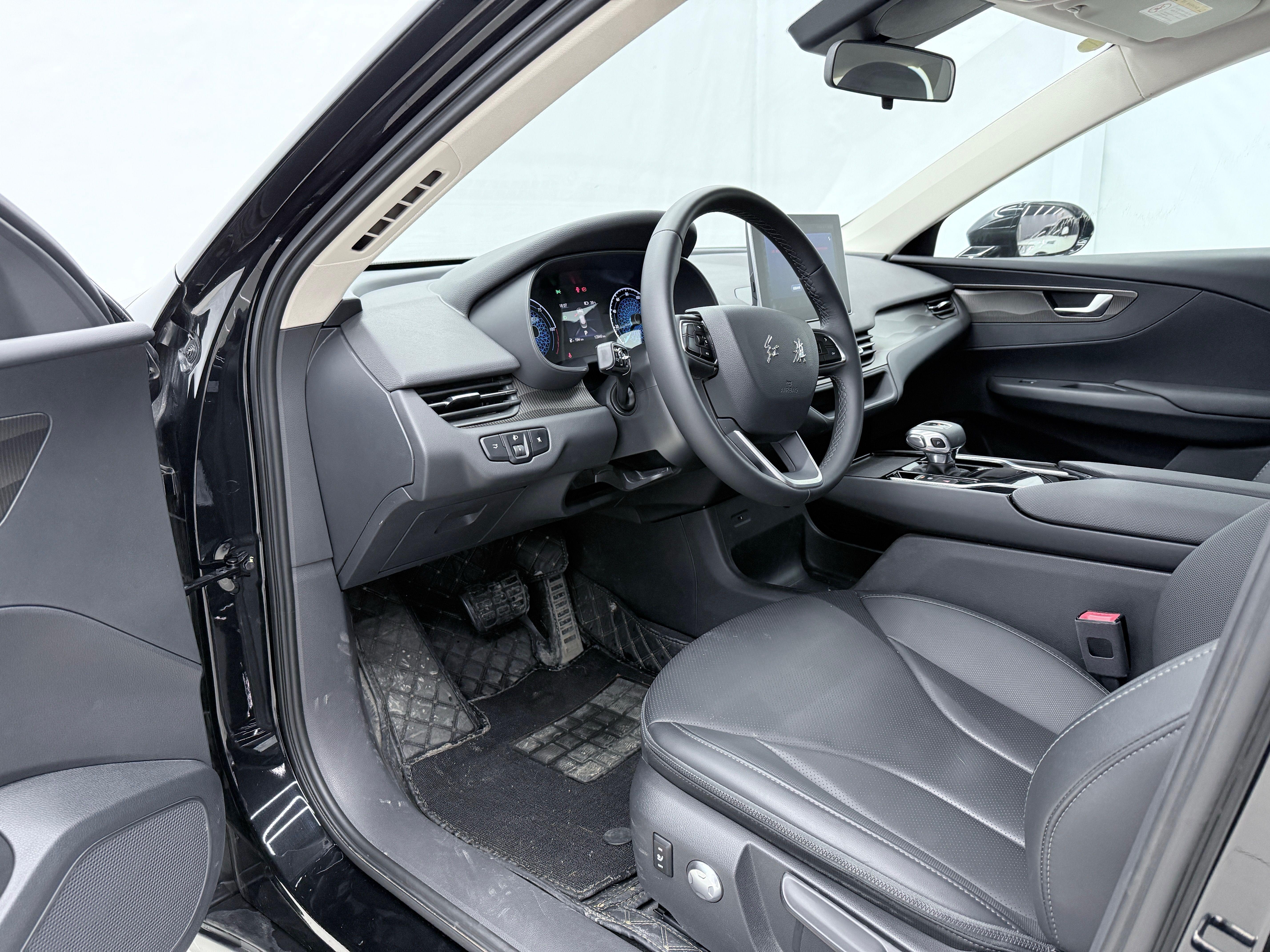Hongqi E-QM5 2023 thumb 6
