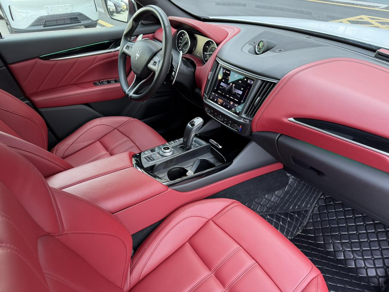 Maserati Levante 2022 thumb 10