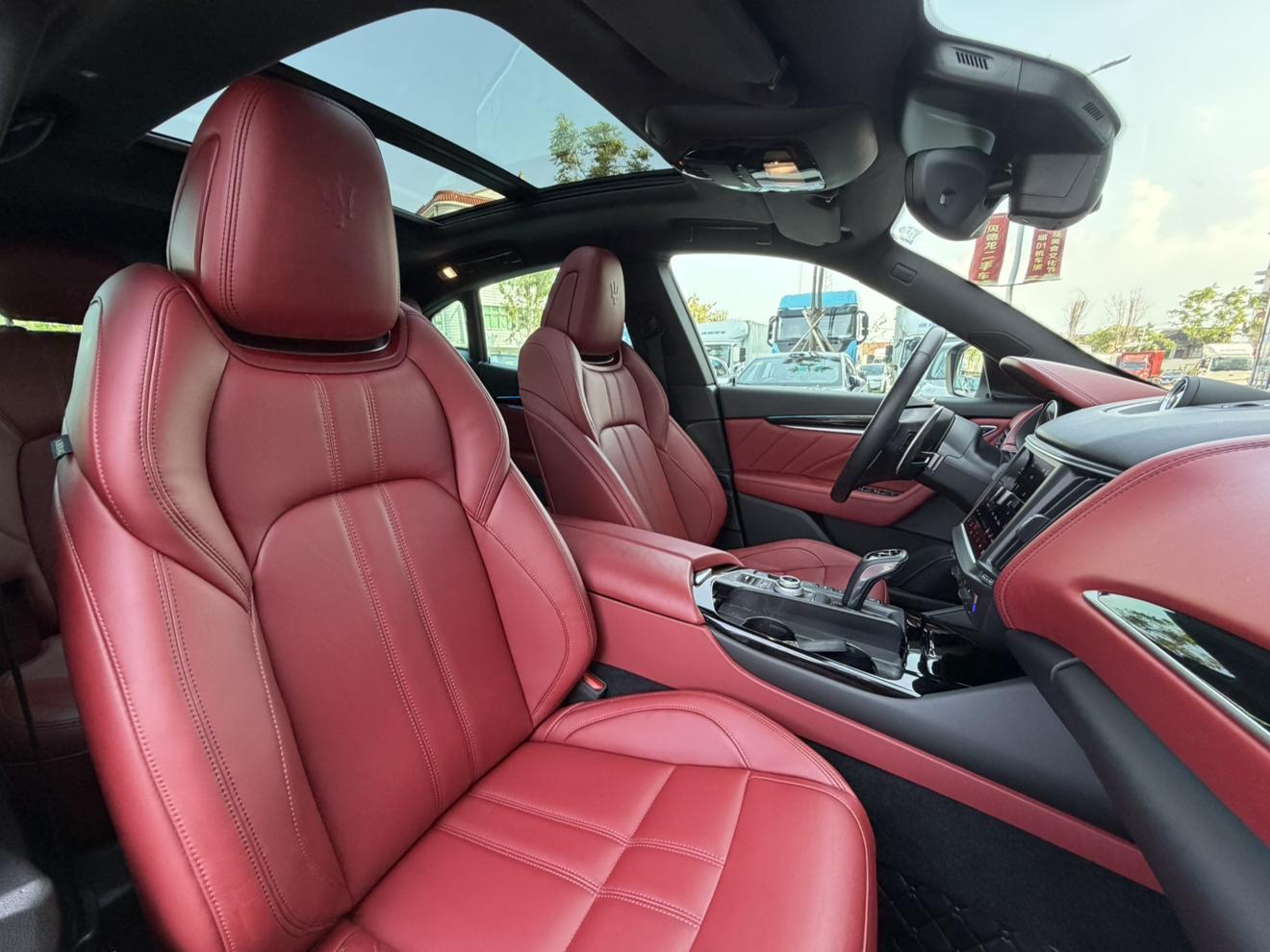 Maserati Levante 2022 thumb 11