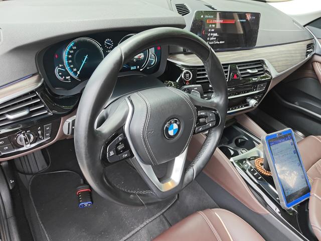 BMW 5 серии 2018 thumb 5
