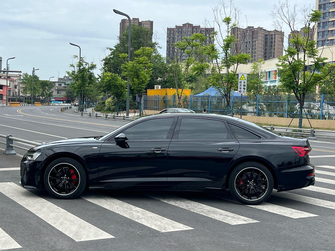 Audi A6 2021 thumb 2