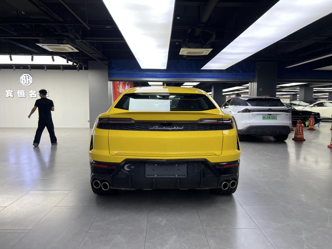 Lamborghini Urus SE 2026 thumb 2