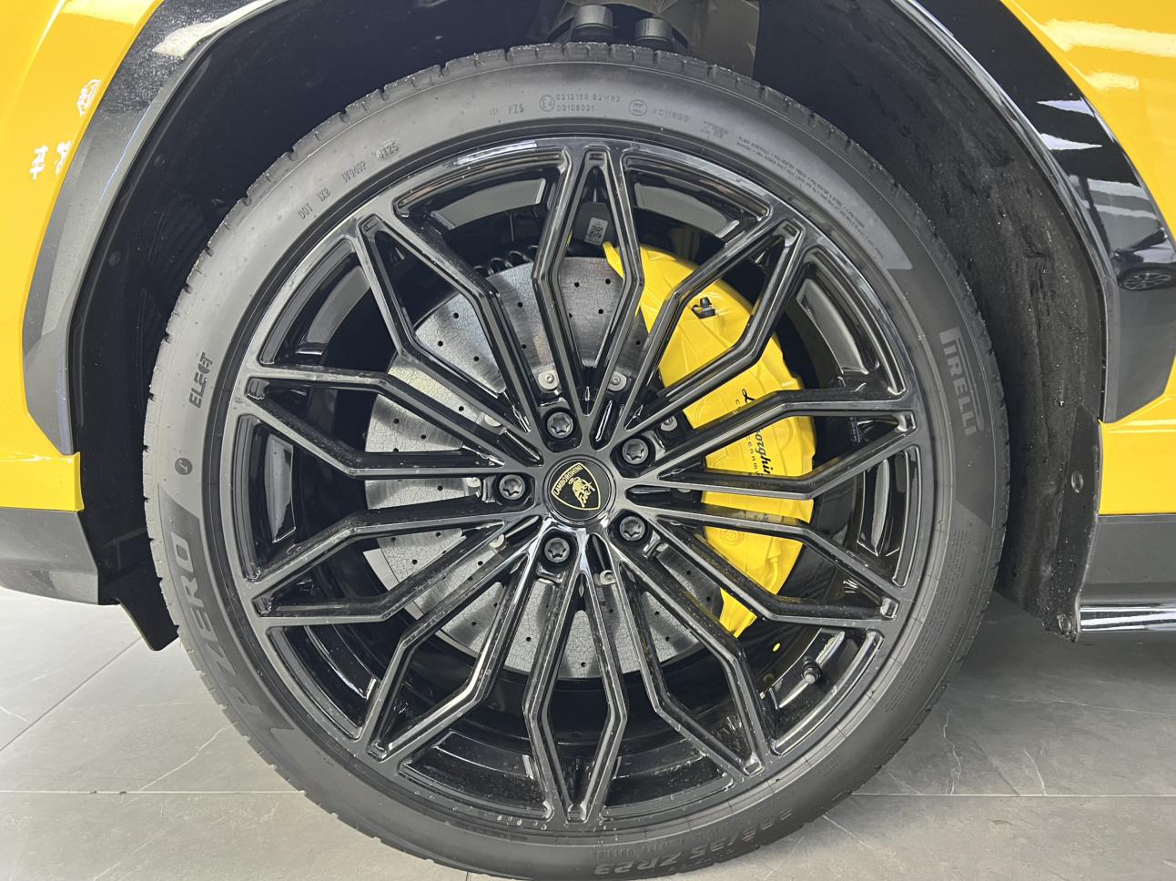 Lamborghini Urus SE 2026 thumb 6