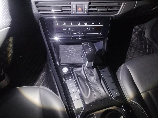 Volkswagen Passat (North America and China) 2023 thumb 7