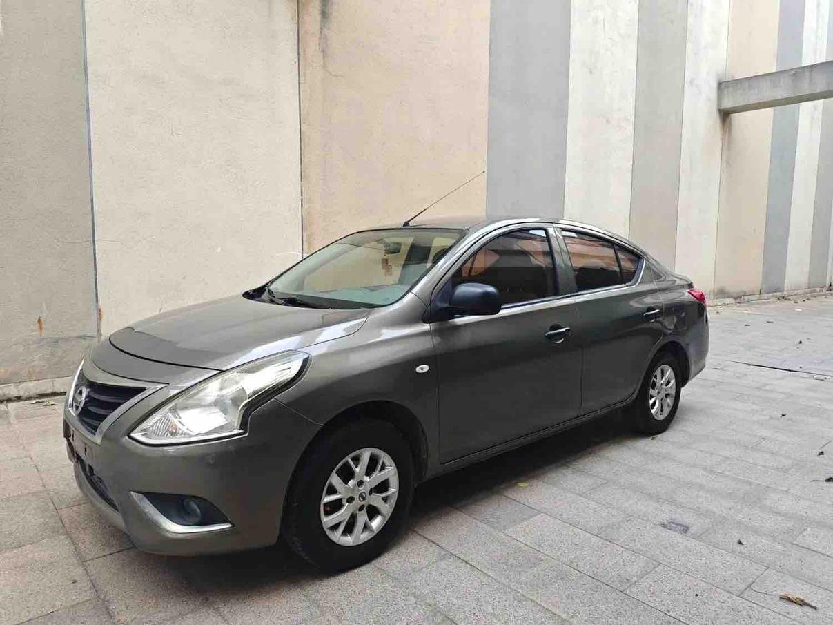 Nissan Sunny 2015 thumb 8