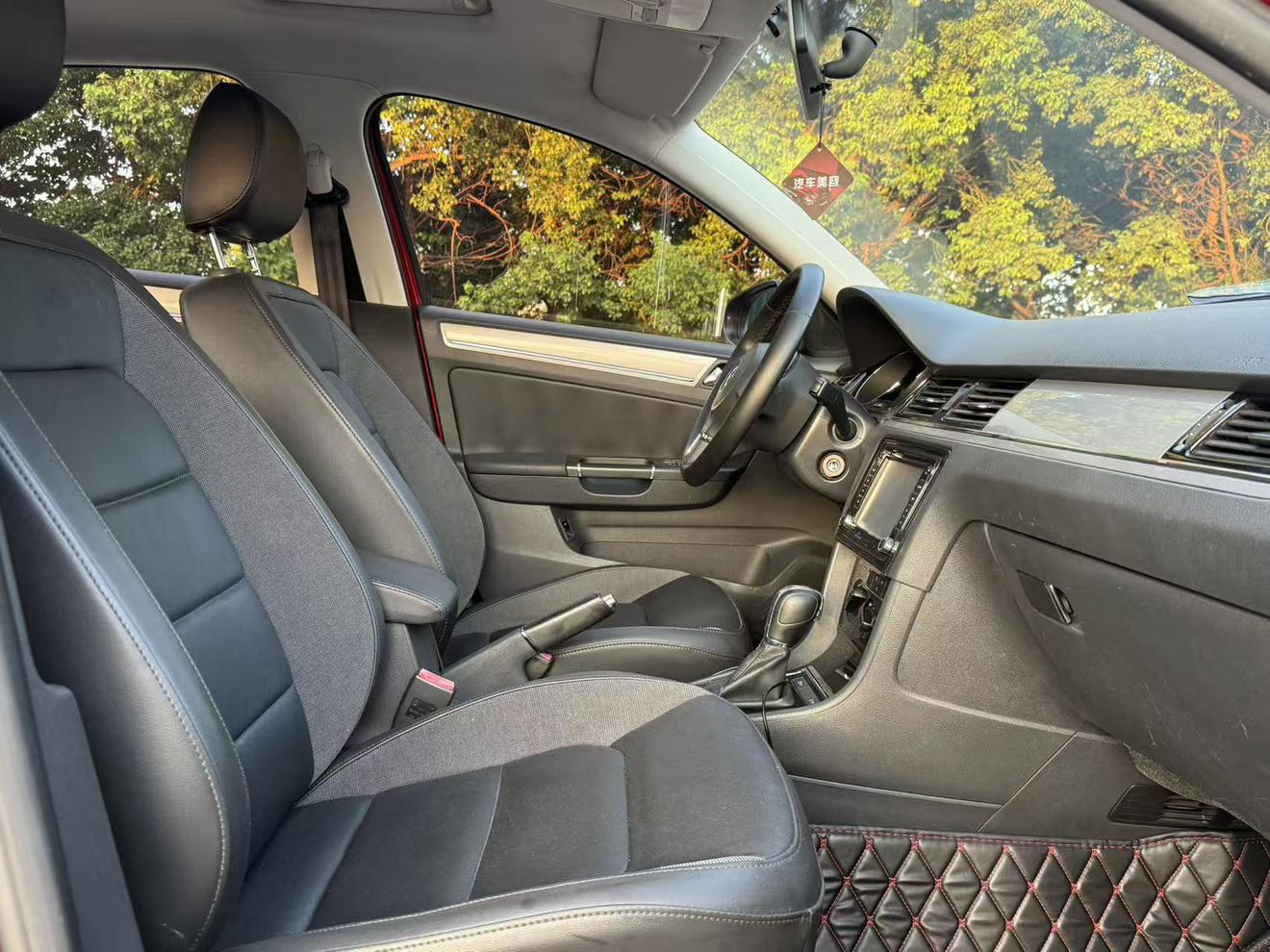 Volkswagen Bora 2014 thumb 7