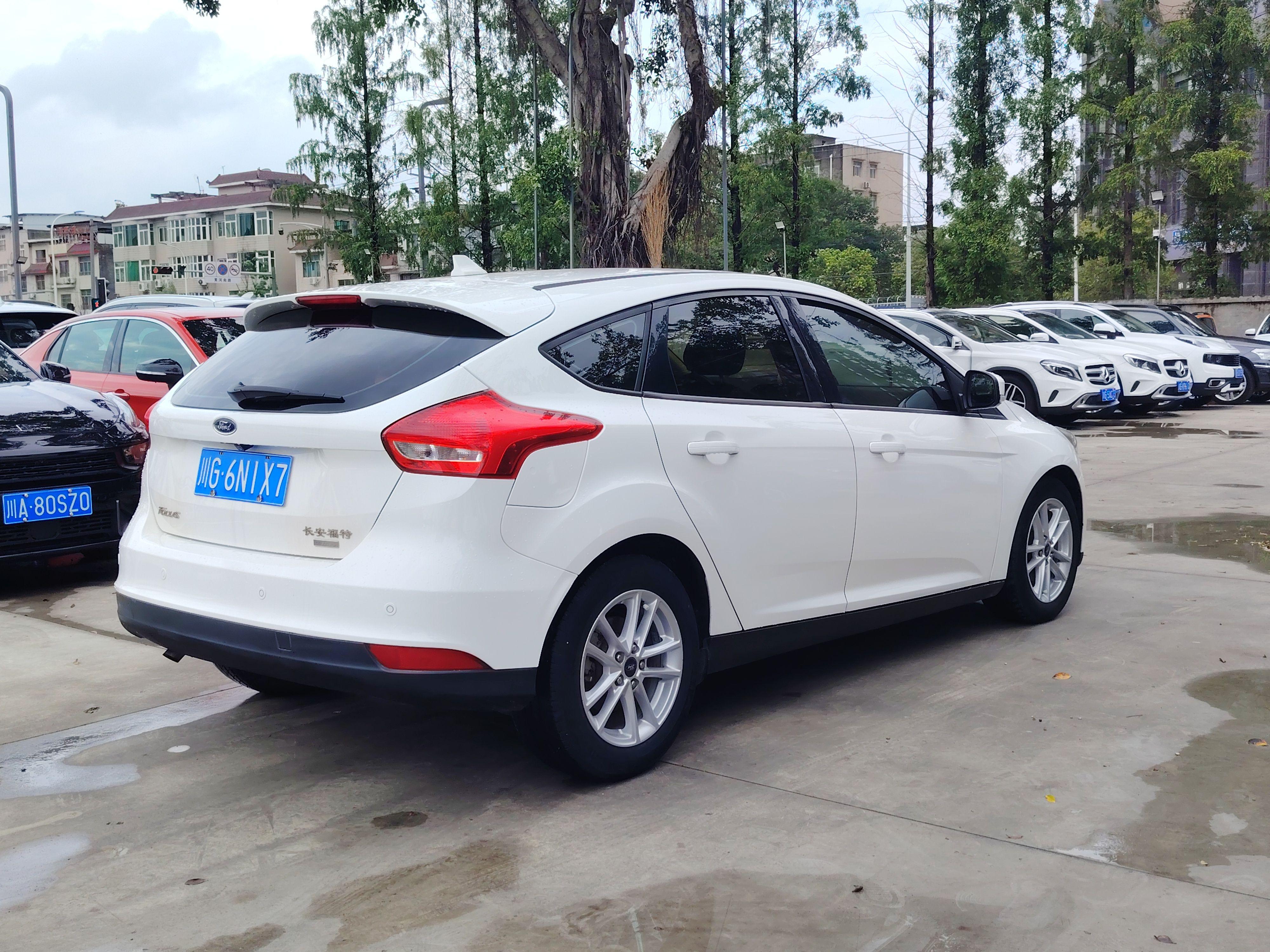 Ford Focus ST 2018 thumb 3