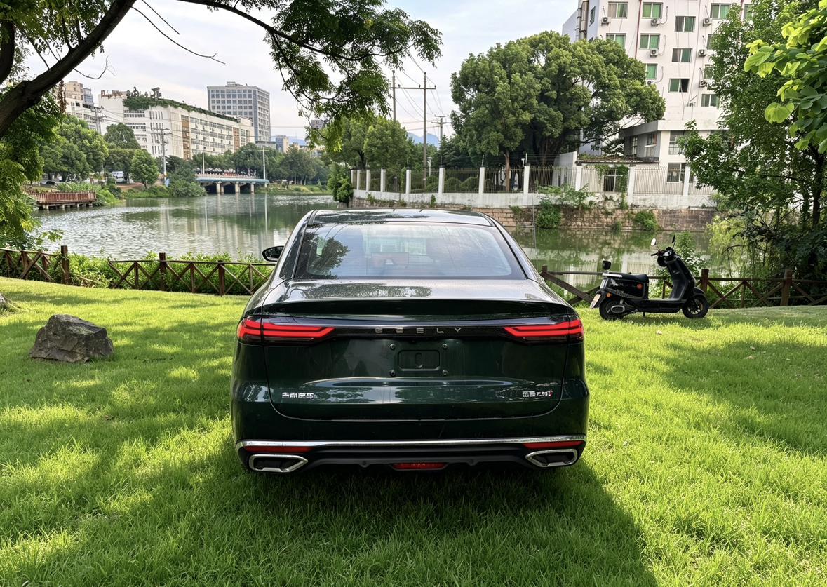 Geely Emgrand 2026 thumb 3