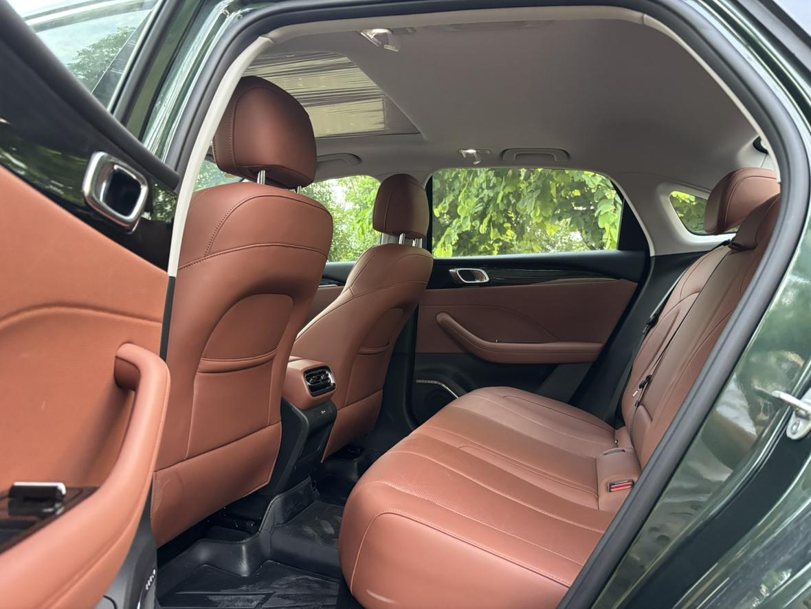 Geely Emgrand 2026 thumb 9
