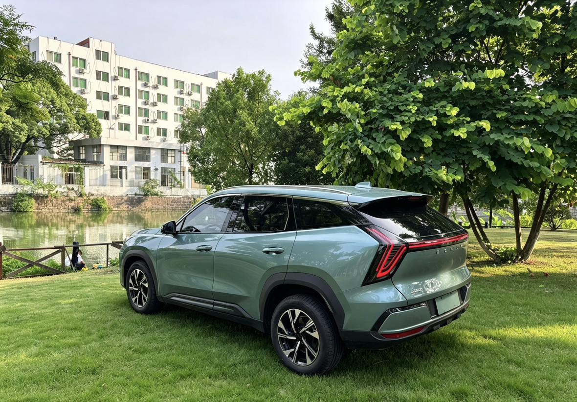 Geely Boyue L 2025 thumb 2