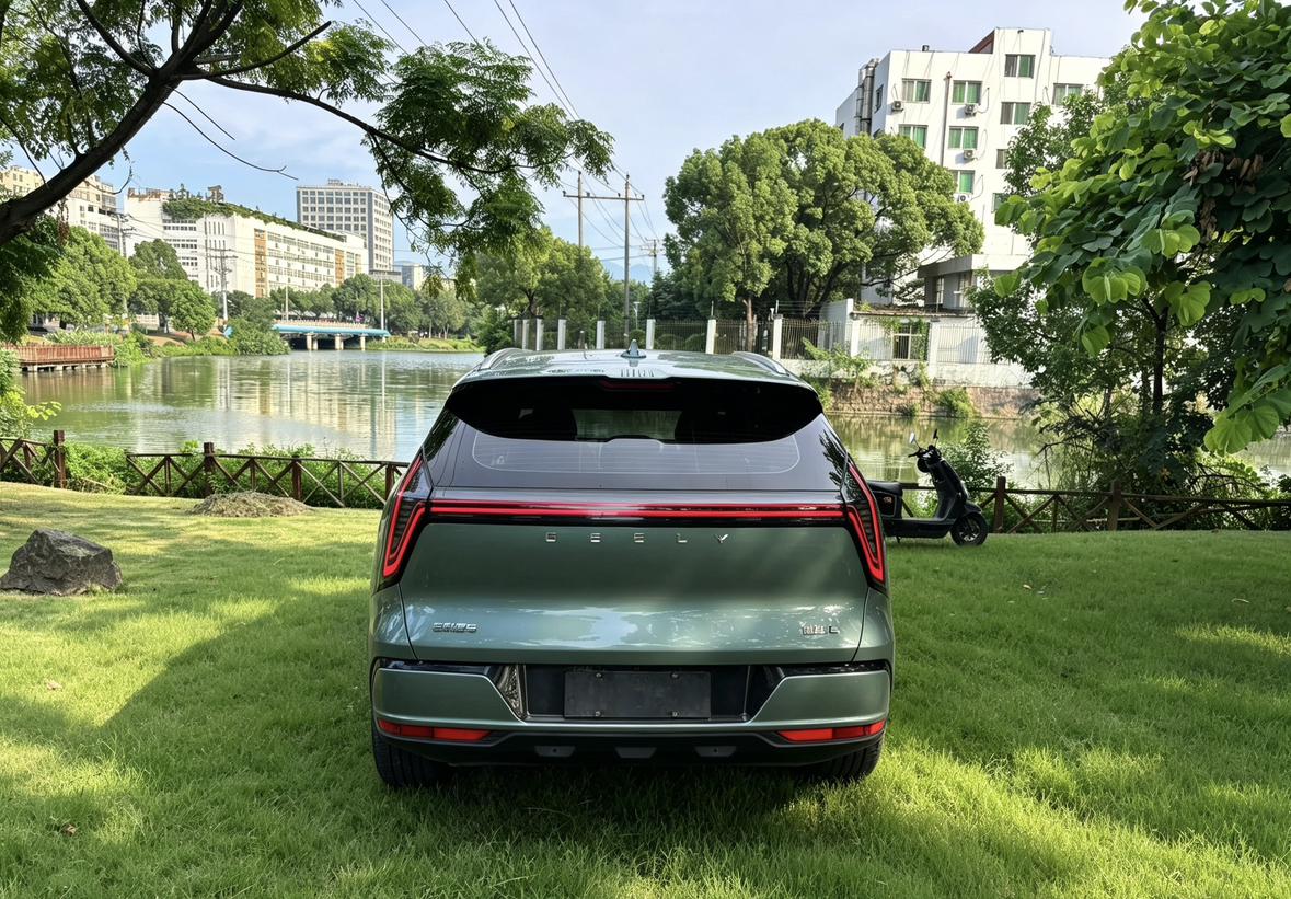 Geely Boyue L 2025 thumb 3