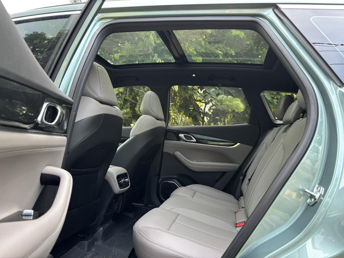 Geely Boyue L 2025 thumb 8