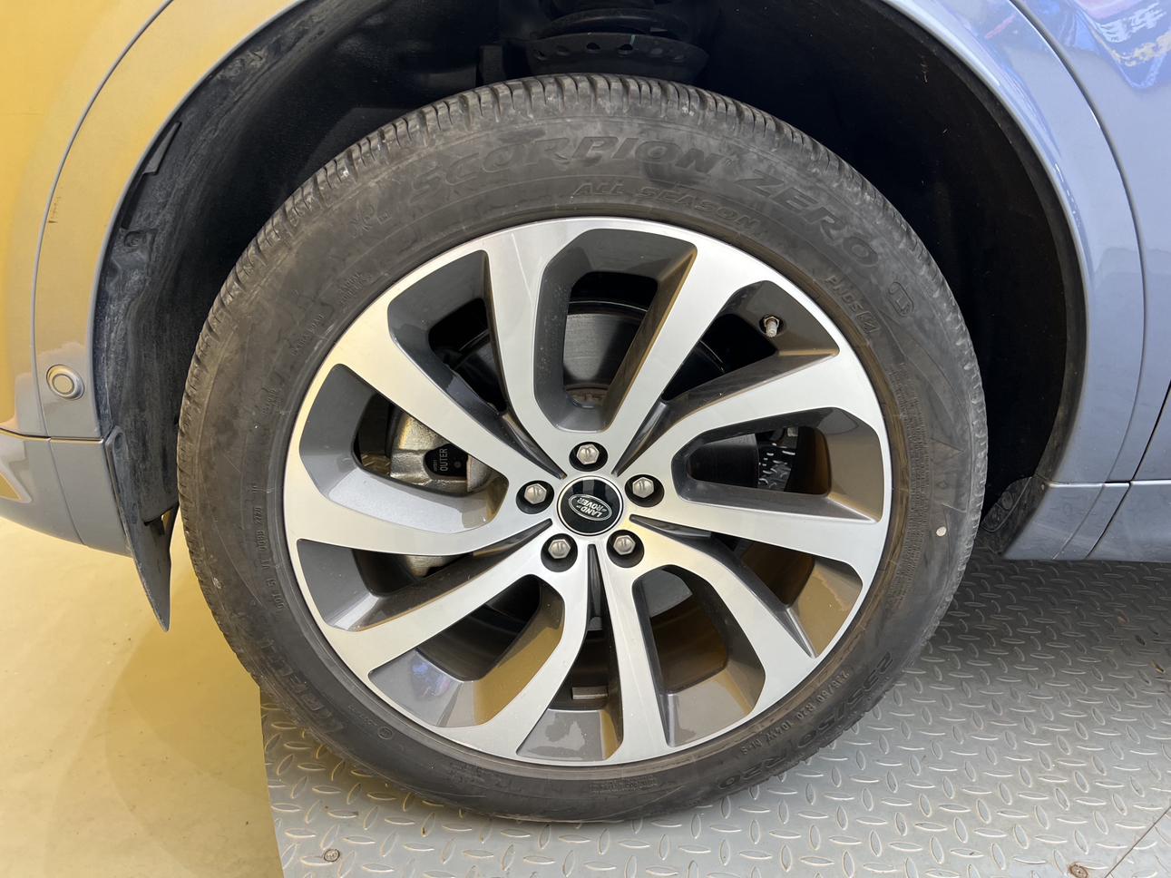Land Rover Discovery Sport 2020 thumb 6