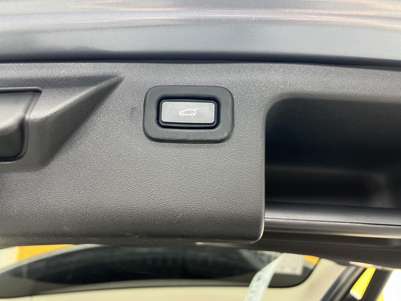 Land Rover Discovery Sport 2020 thumb 10