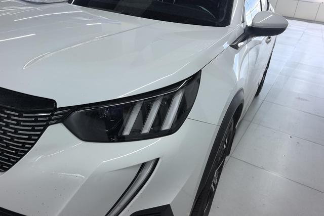 Peugeot 2008 2022 thumb 3