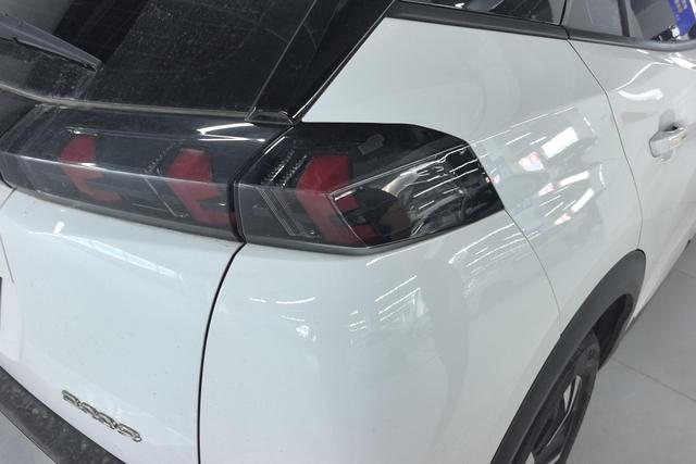 Peugeot 2008 2022 thumb 4