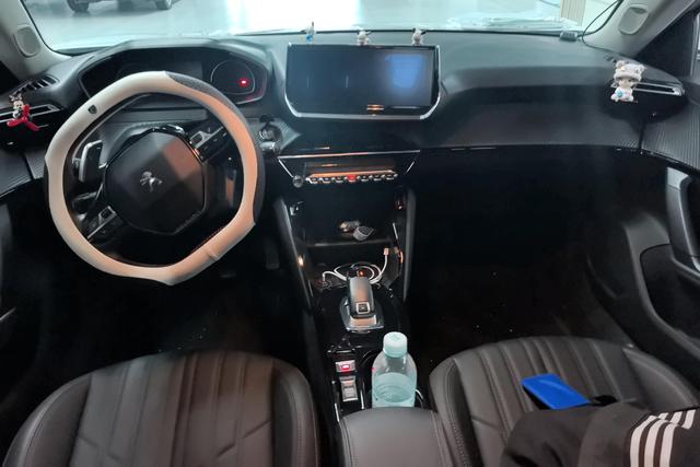 Peugeot 2008 2022 thumb 10