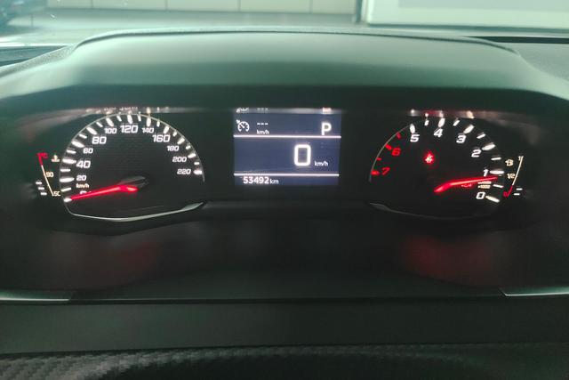 Peugeot 2008 2022 thumb 12