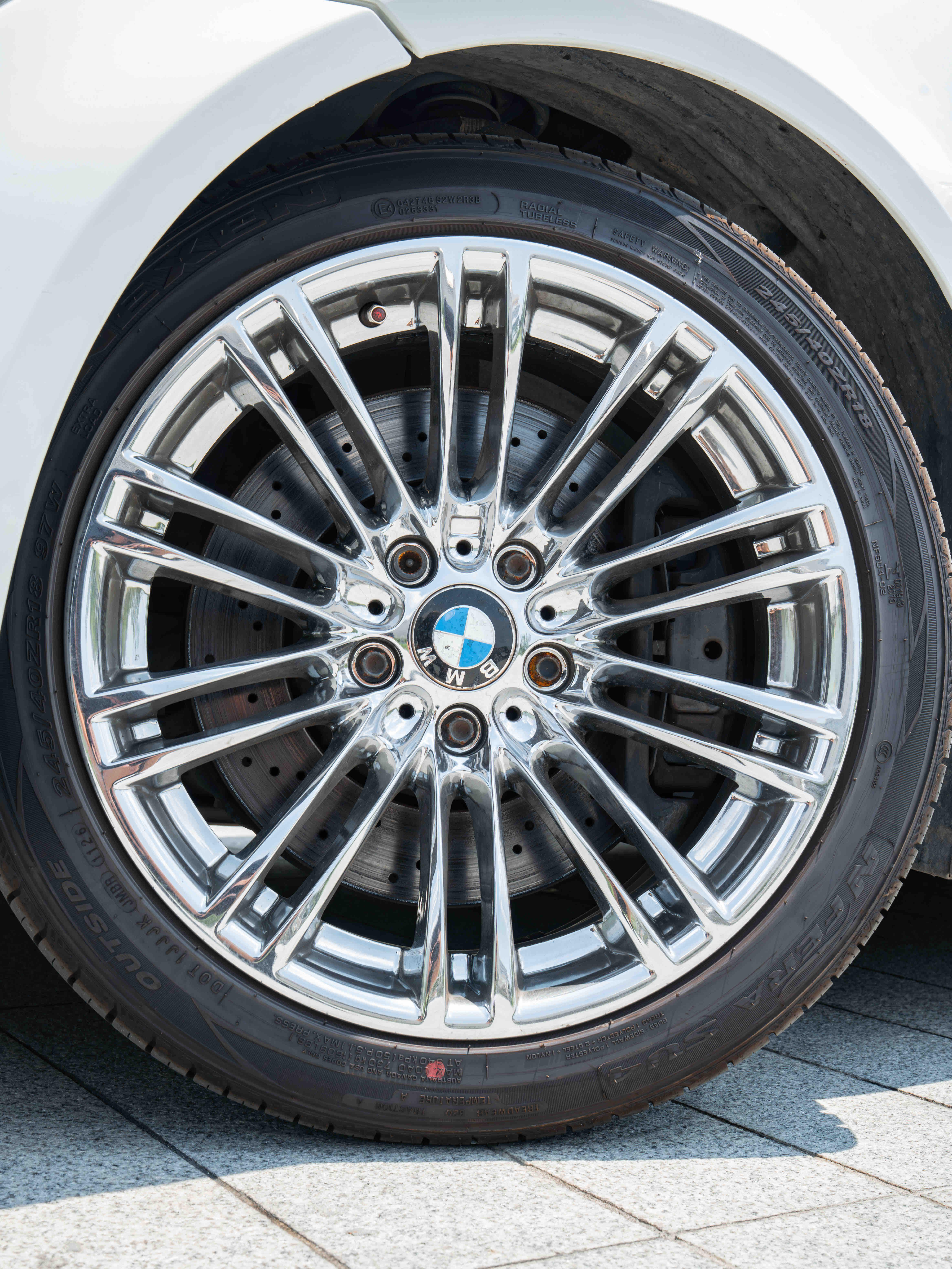 BMW M3 2013 thumb 6