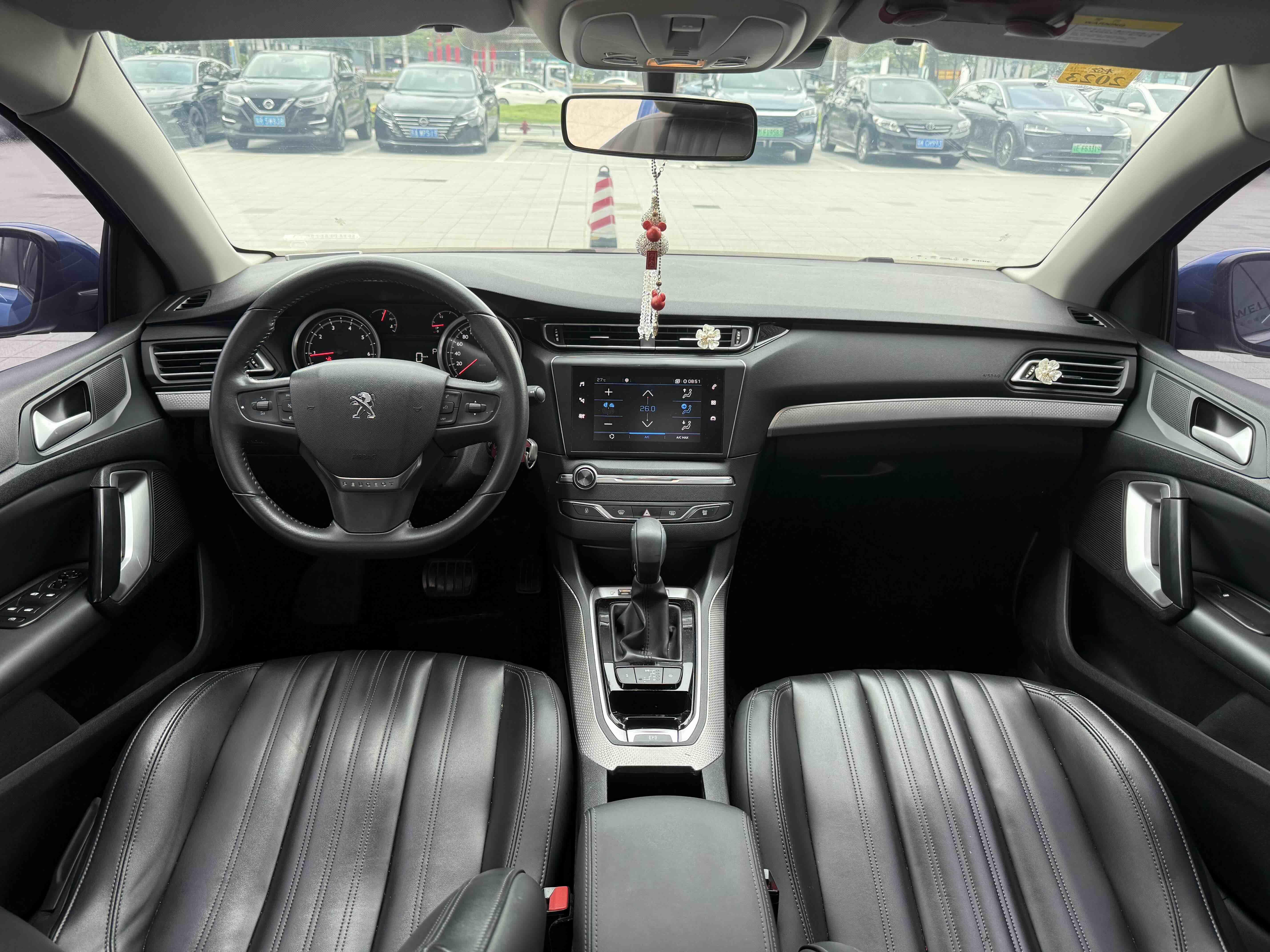 Peugeot 408 2019 thumb 6