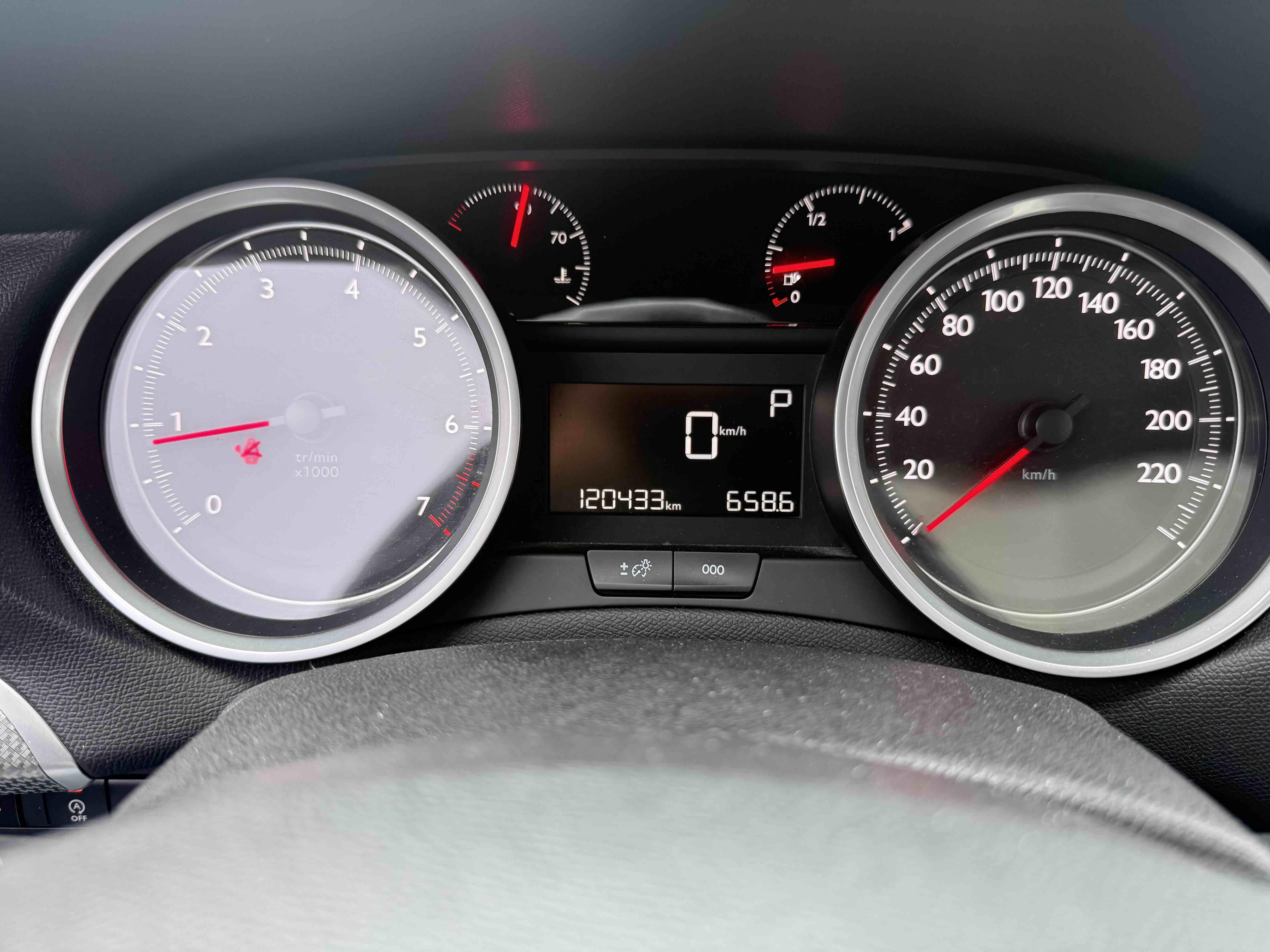 Peugeot 408 2019 thumb 7