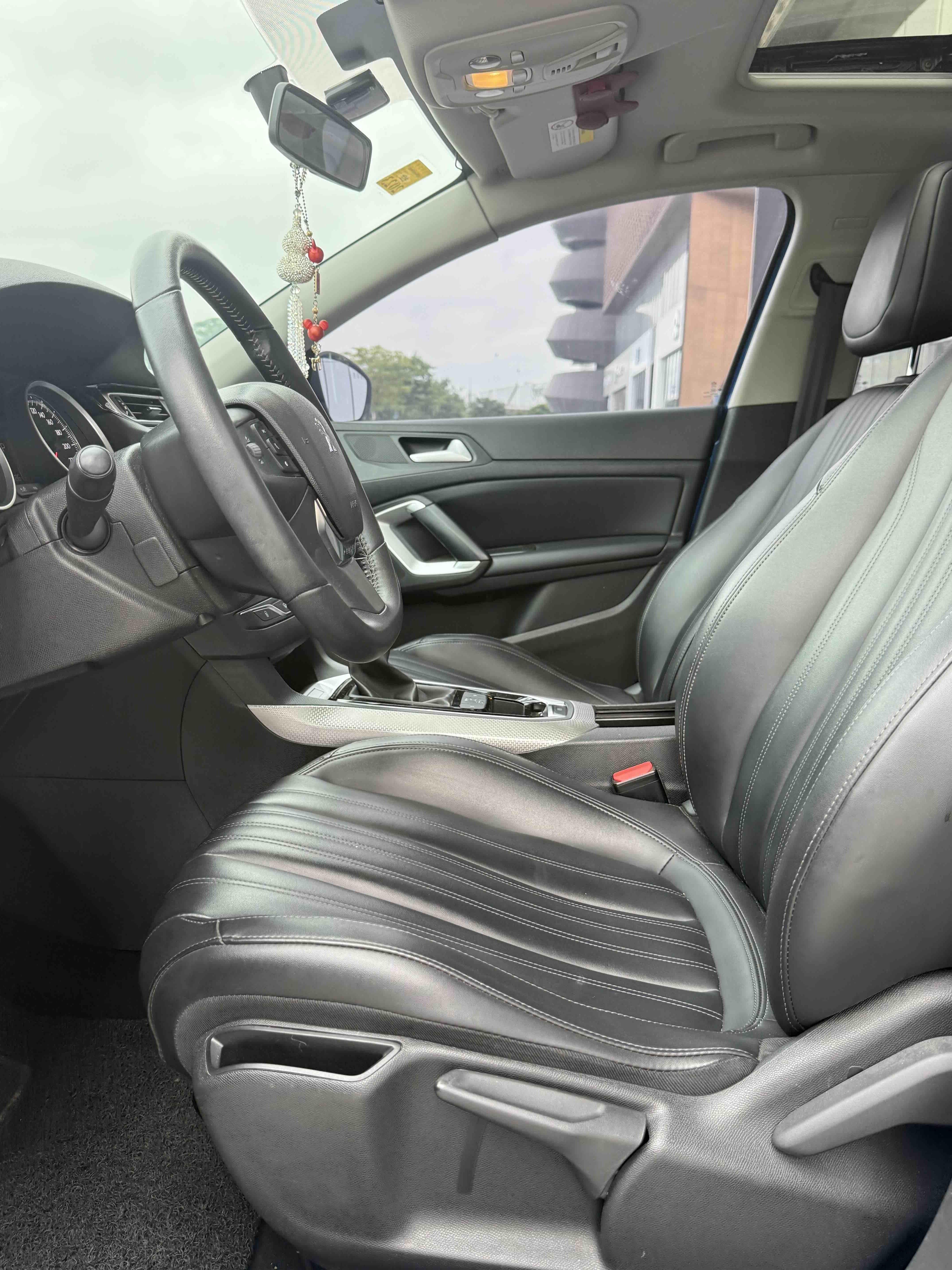 Peugeot 408 2019 thumb 8