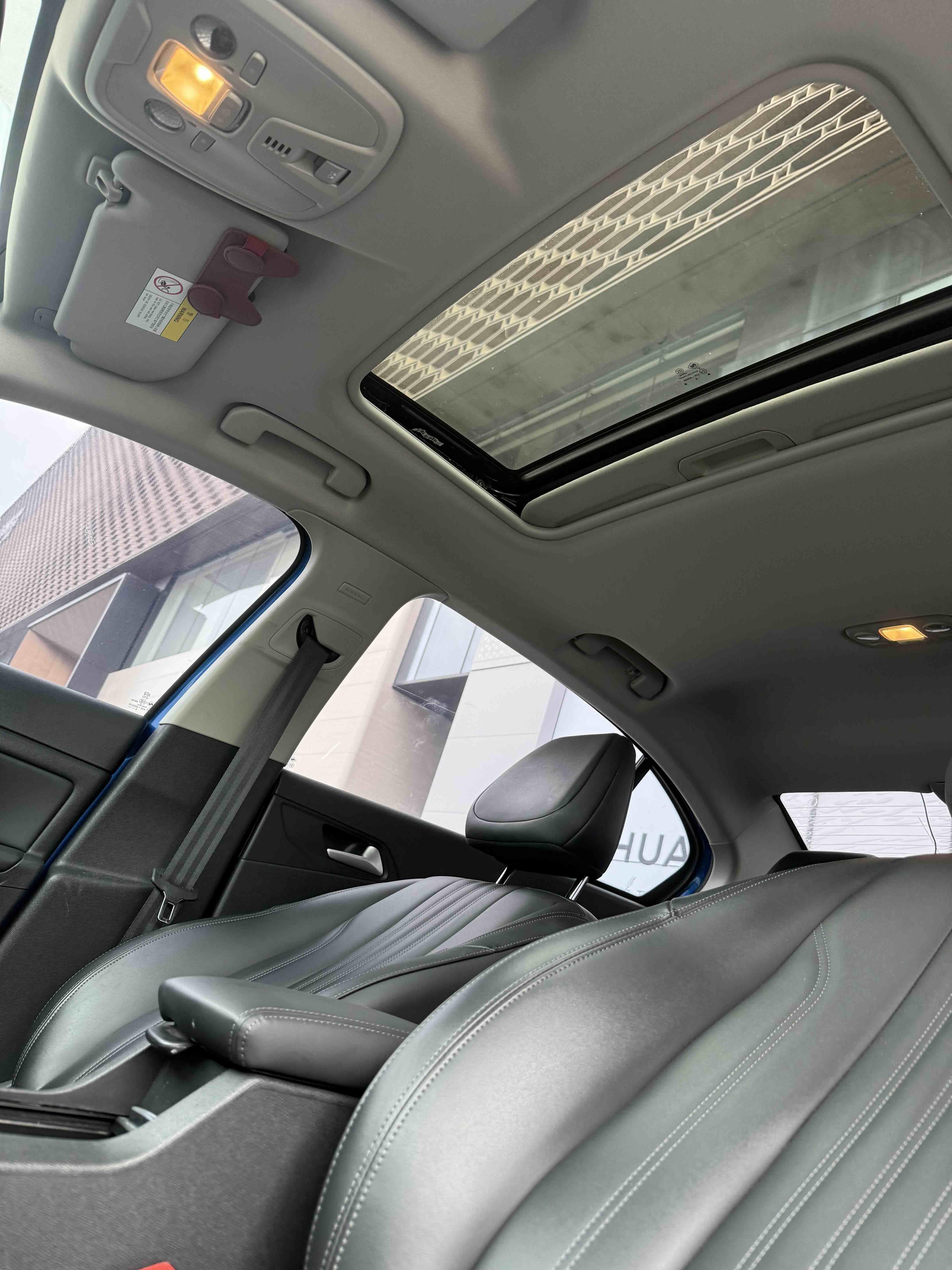 Peugeot 408 2019 thumb 10