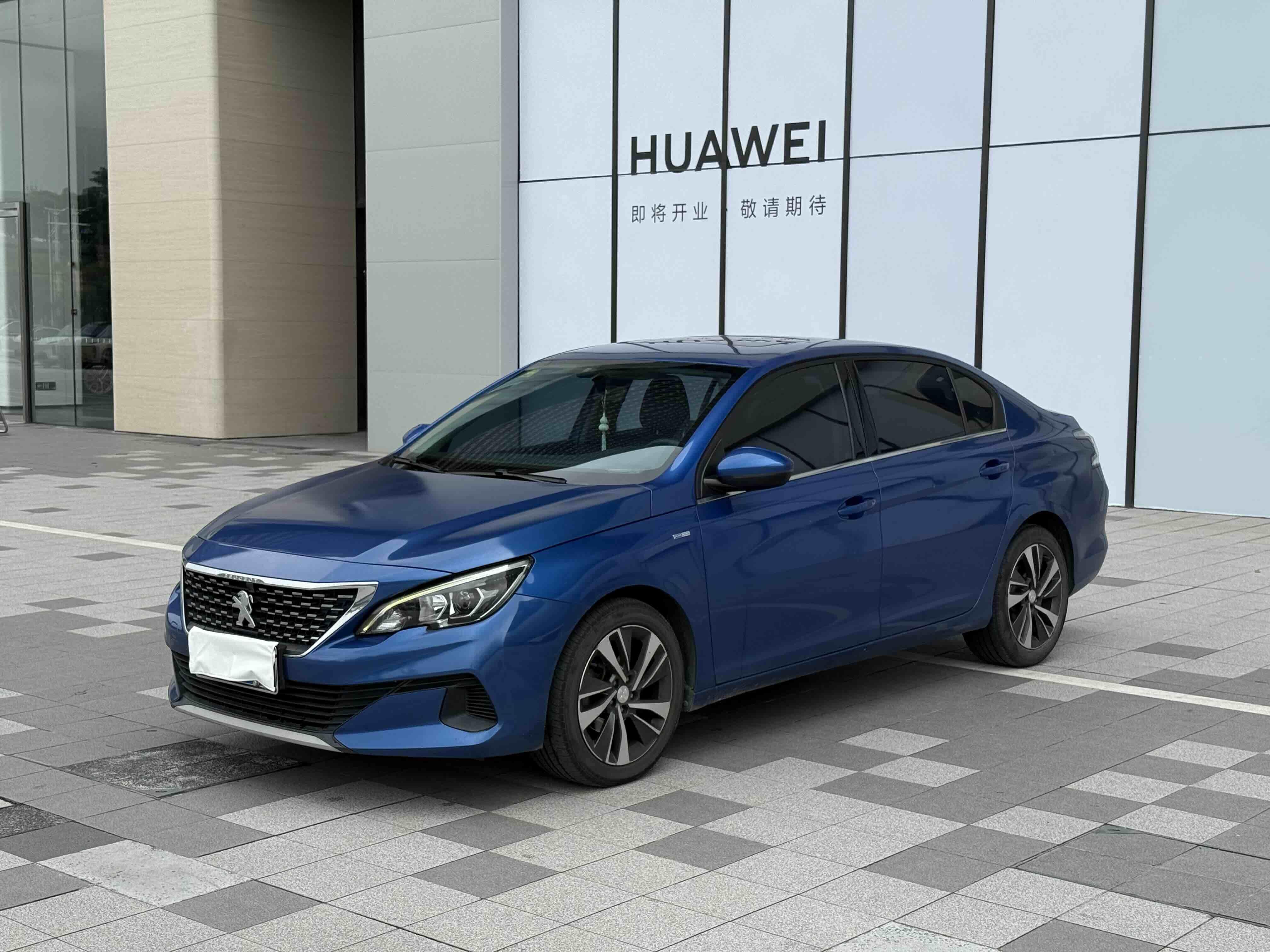 Peugeot 408 2019 thumb 11