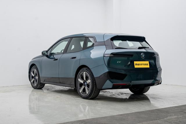 BMW iX 2023 thumb 3