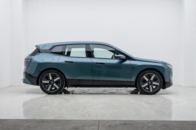 BMW iX 2023 thumb 6