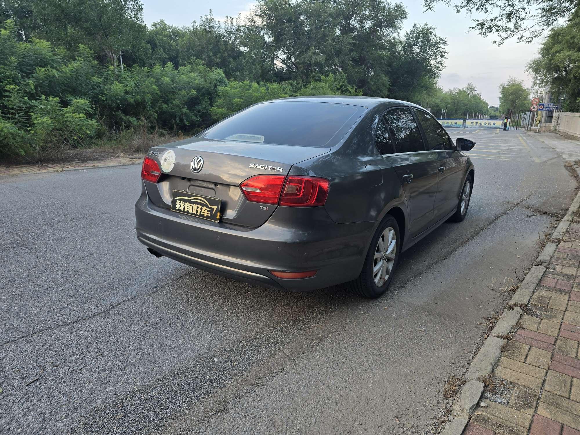 Volkswagen Sagitar 2012 thumb 5