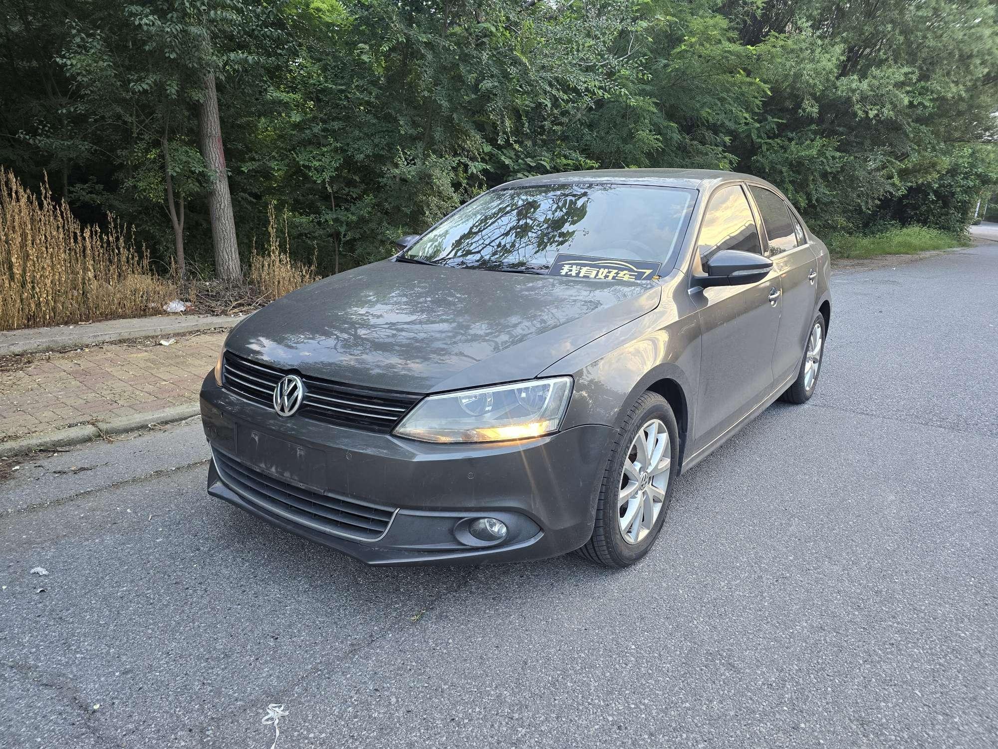 Volkswagen Sagitar 2012 thumb 11