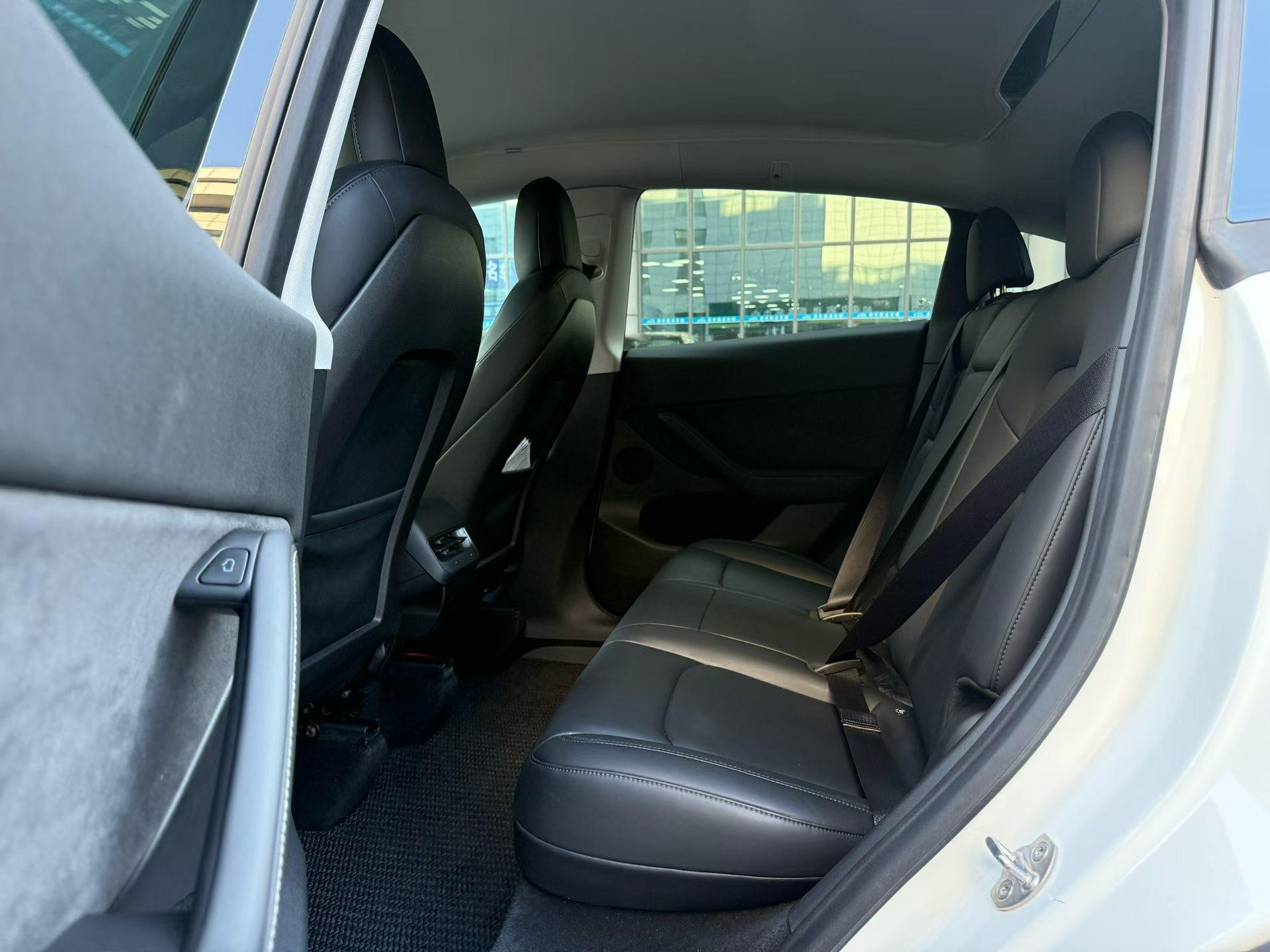 Tesla Model Y 2022 thumb 7