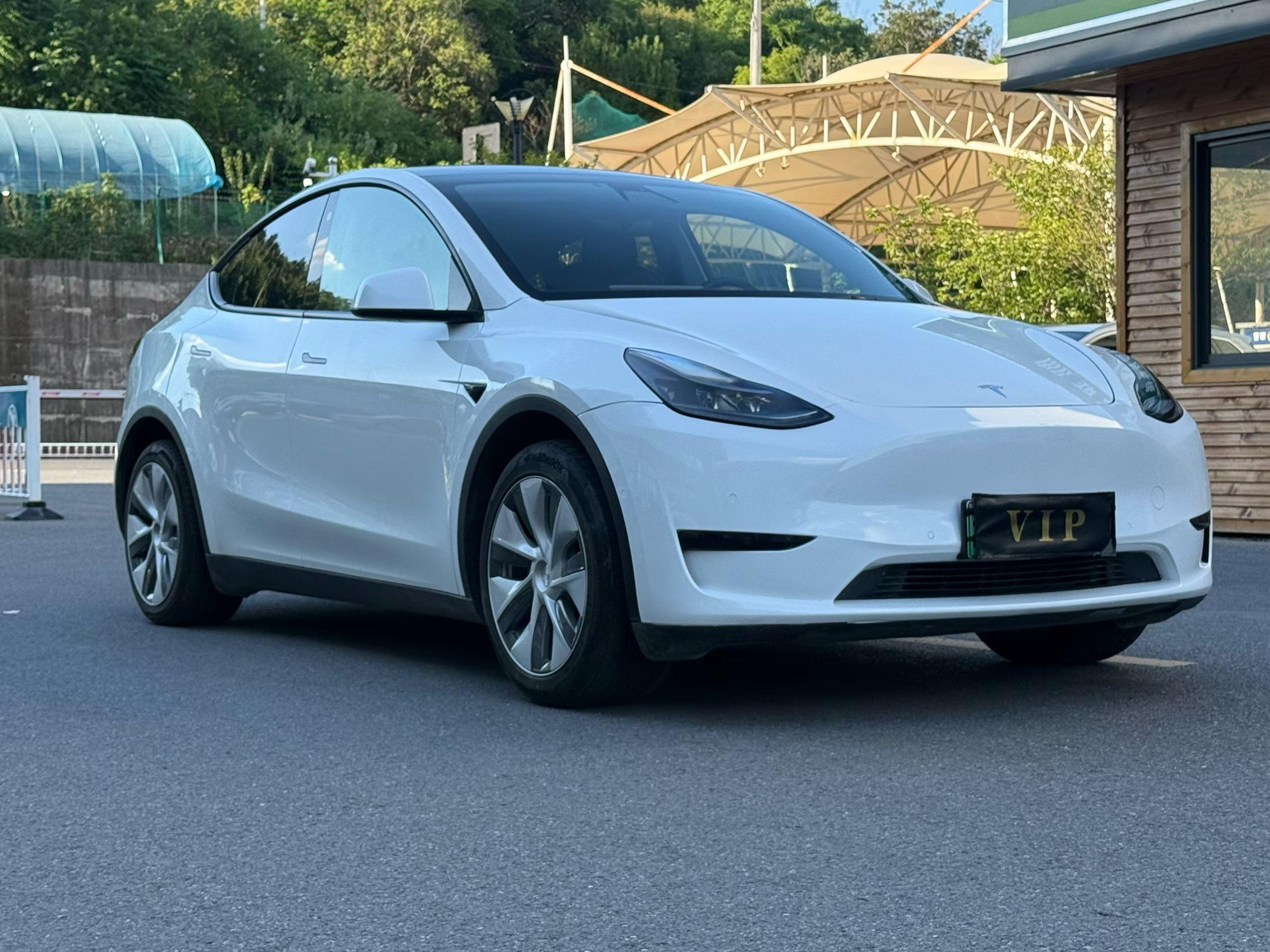 Tesla Model Y 2022 thumb 9