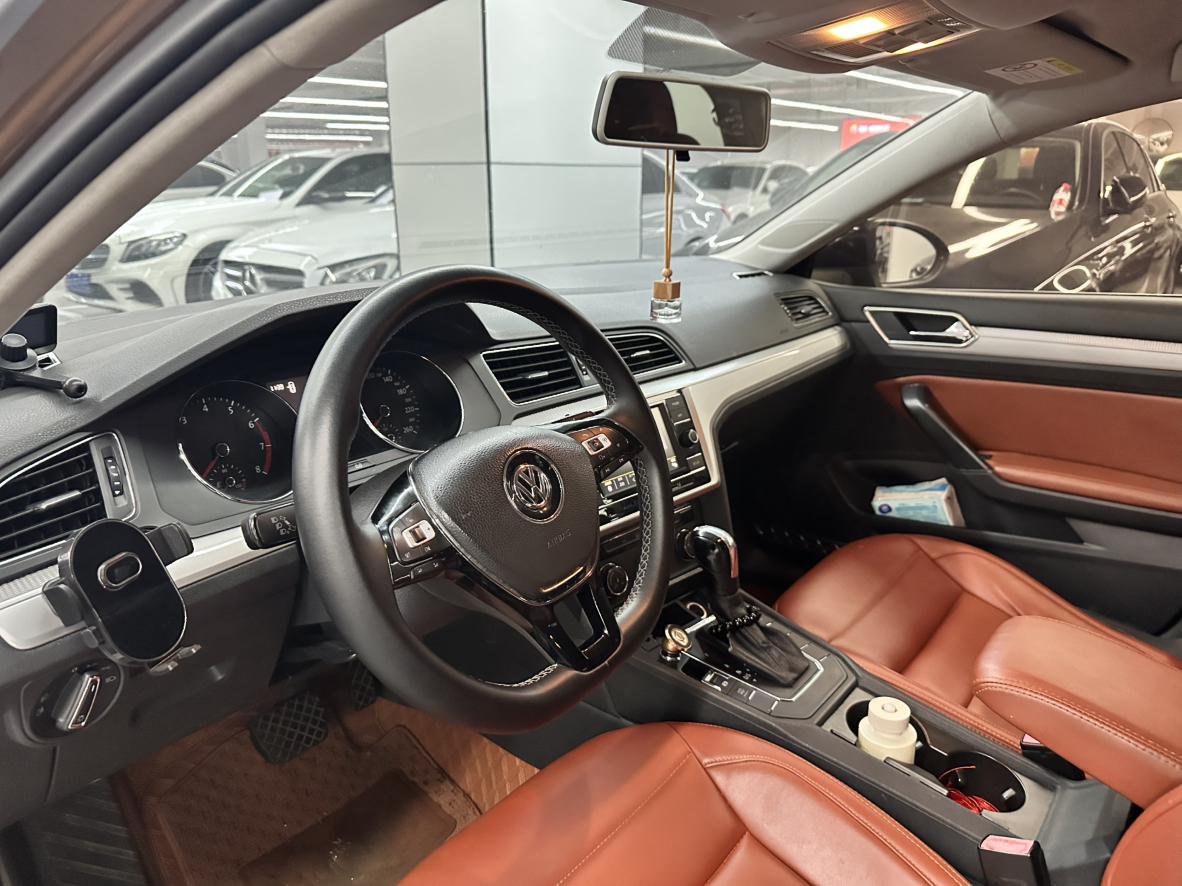 Volkswagen Lamando 2015 thumb 6