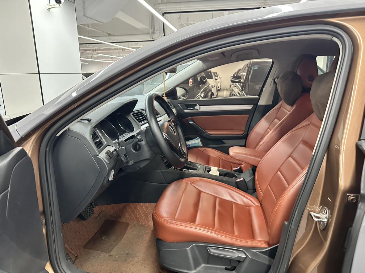 Volkswagen Lamando 2015 thumb 7