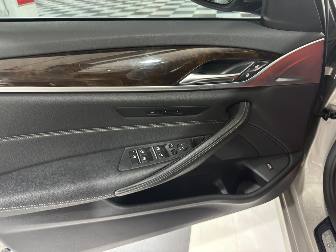BMW 5 серии 2018 thumb 8