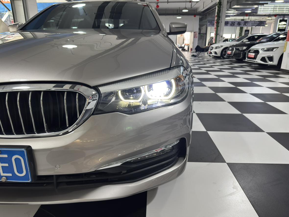 BMW 5 серии 2018 thumb 10