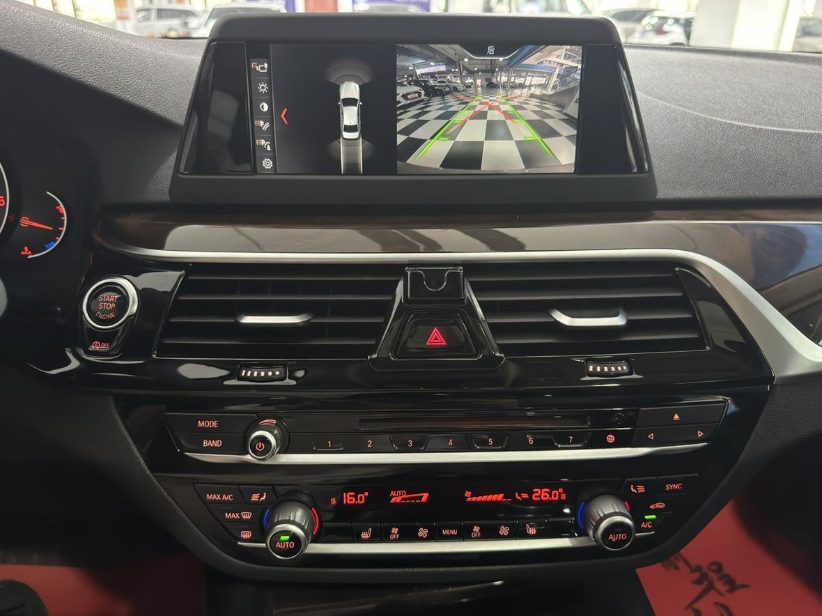 BMW 5 серии 2018 thumb 12