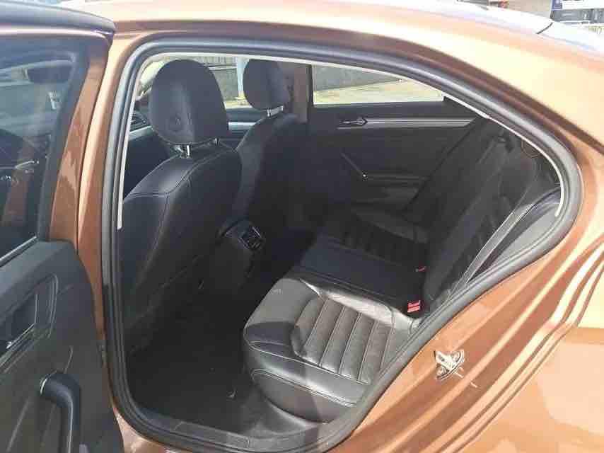 Volkswagen Lamando 2015 thumb 7