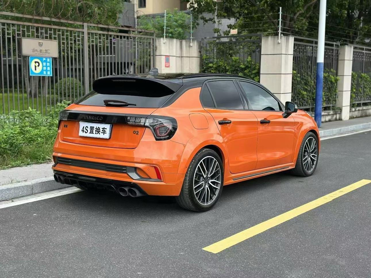 Lynk & Co 02 Hatchback 2022 thumb 4