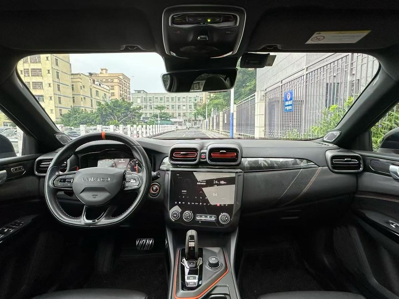 Lynk & Co 02 Hatchback 2022 thumb 5