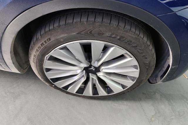 Tesla Model Y 2022 thumb 7