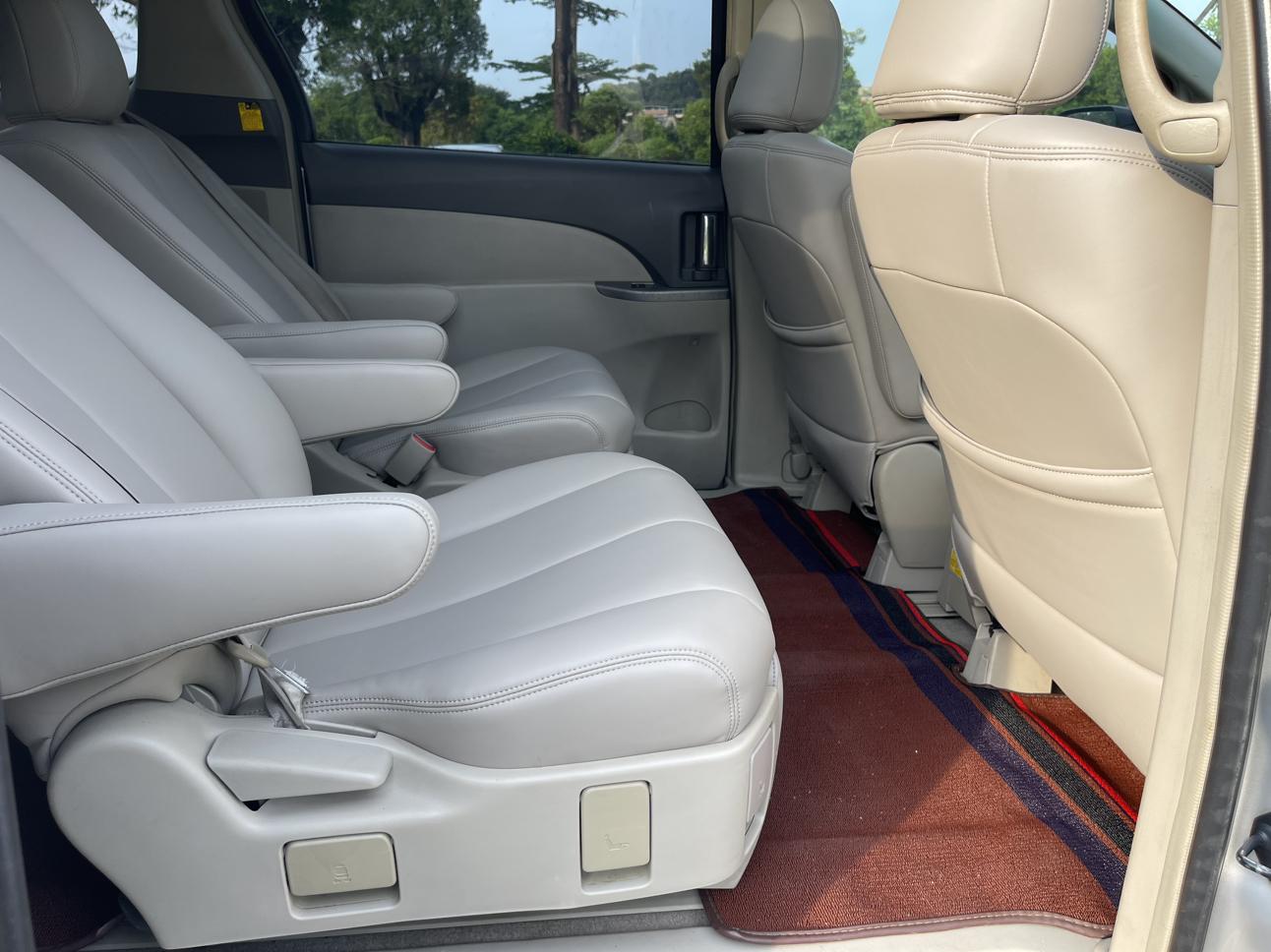 Toyota Previa 2007 thumb 8