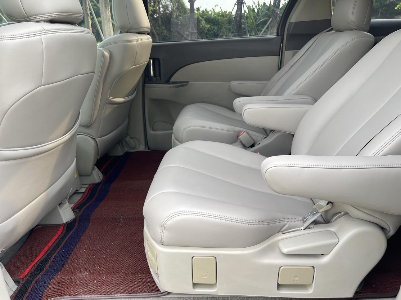 Toyota Previa 2007 thumb 9