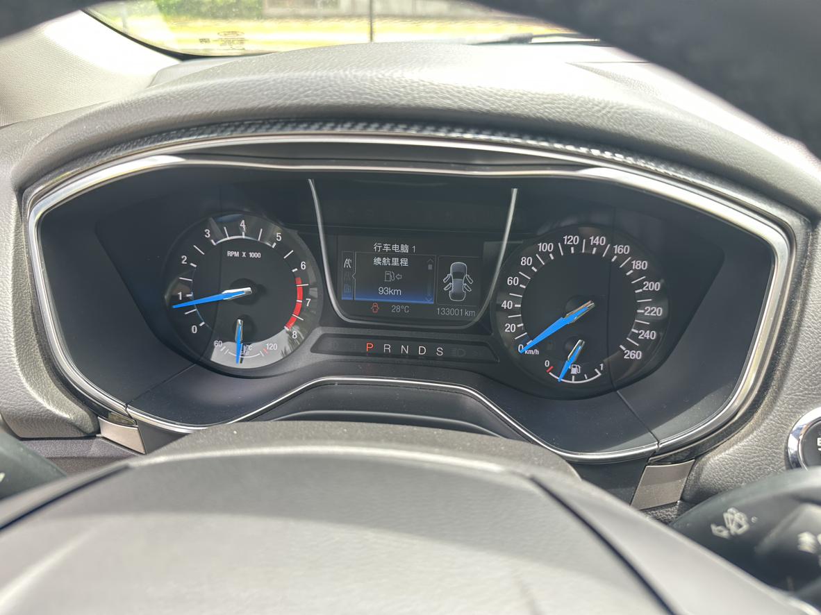 Ford Mondeo 2013 thumb 7