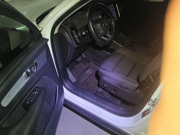 Volvo XC40 2021 thumb 8