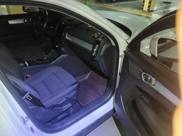 Volvo XC40 2021 thumb 10