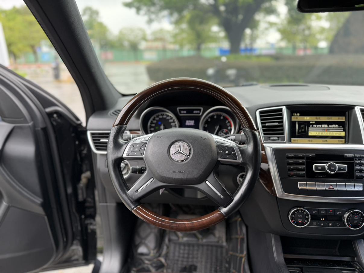 Mercedes-Benz M-Класс 2012 thumb 8